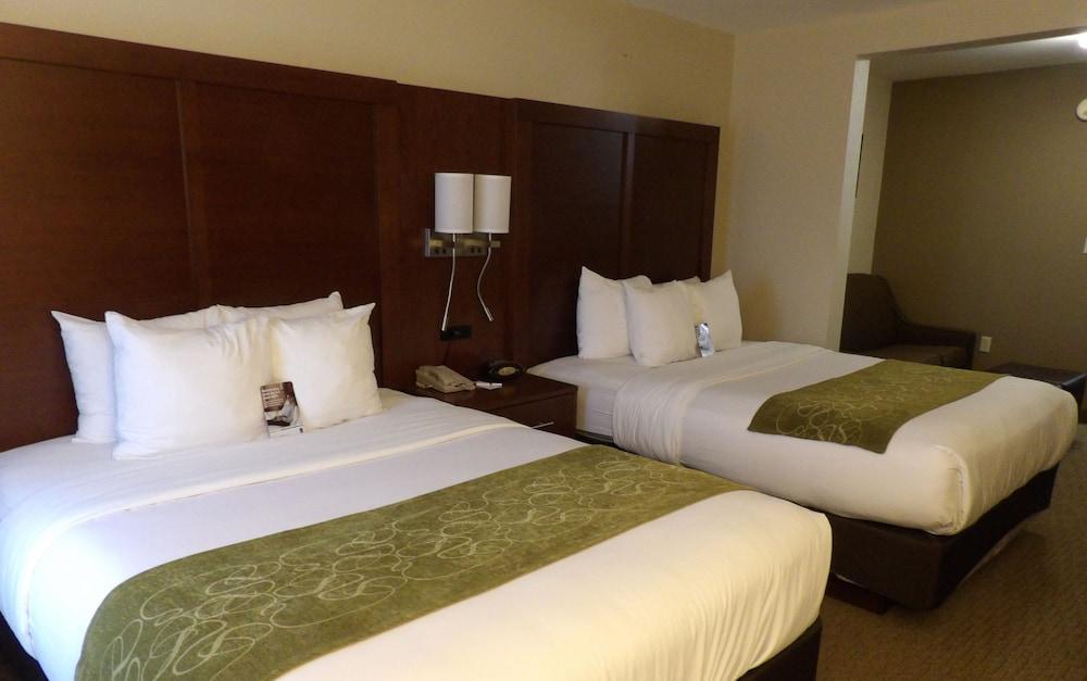 คอมฟอร์ท สวีทส์ Hotel เคาน์เซิลบลัฟส์ ภายนอก รูปภาพ