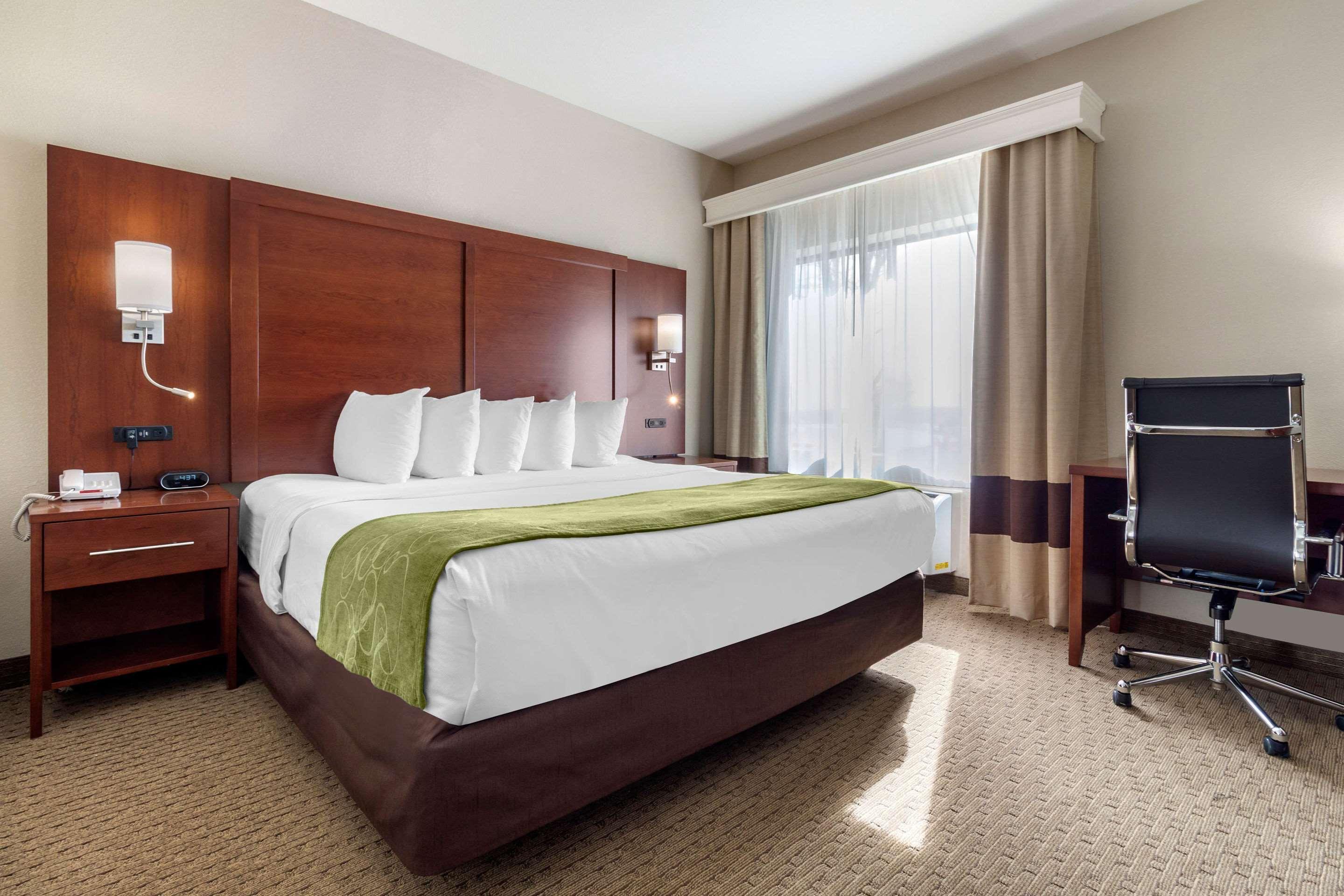 คอมฟอร์ท สวีทส์ Hotel เคาน์เซิลบลัฟส์ ภายนอก รูปภาพ