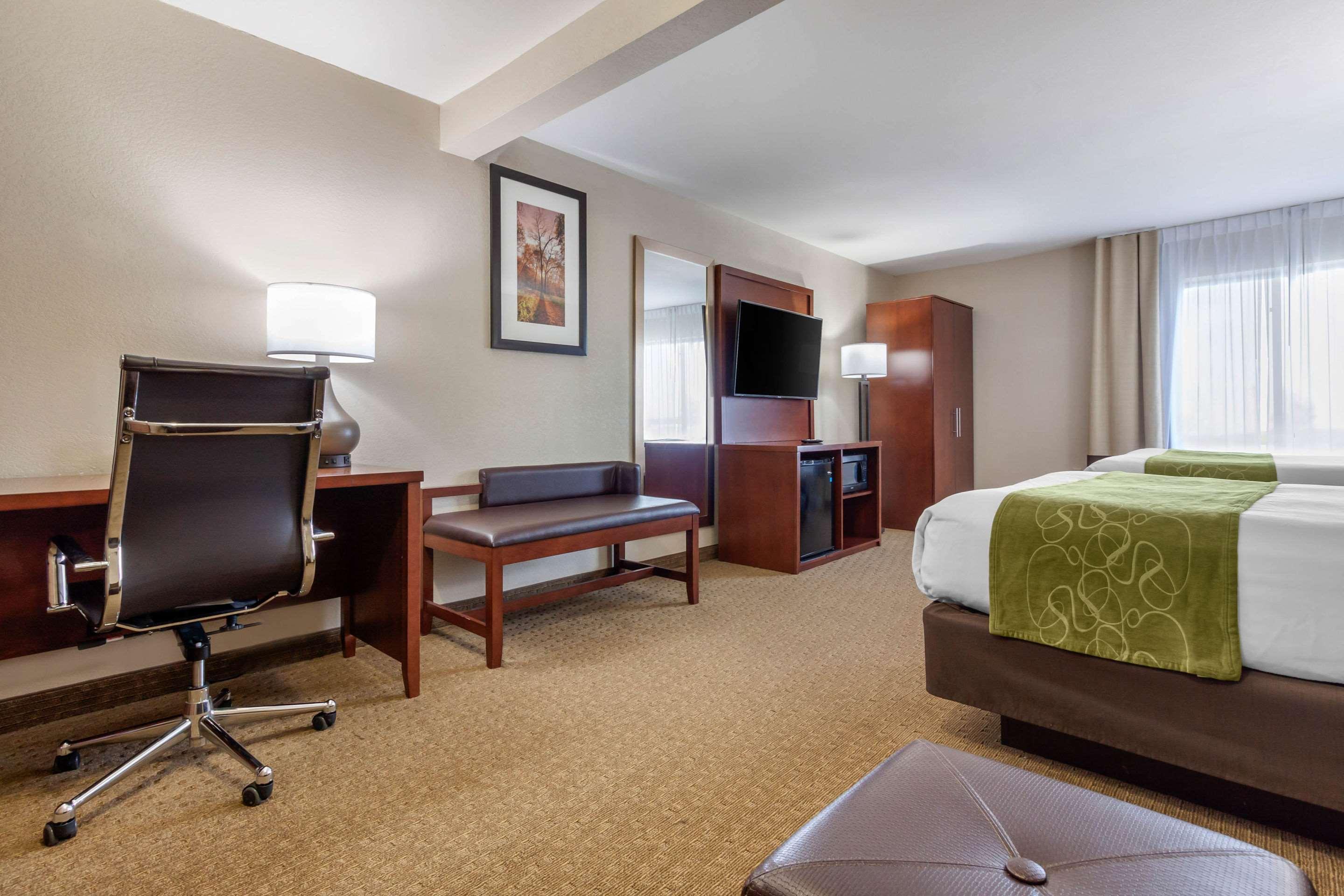 คอมฟอร์ท สวีทส์ Hotel เคาน์เซิลบลัฟส์ ภายนอก รูปภาพ