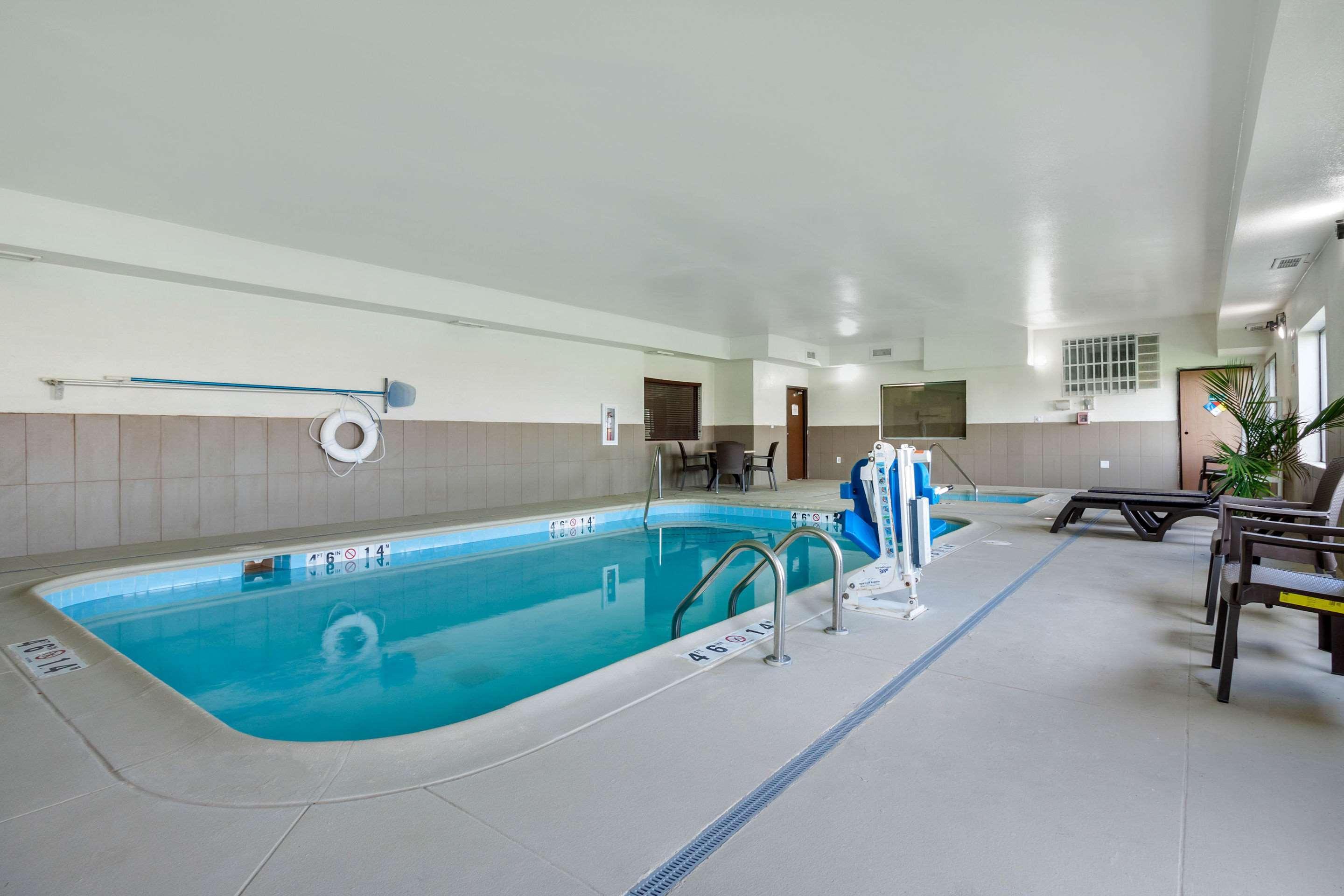 คอมฟอร์ท สวีทส์ Hotel เคาน์เซิลบลัฟส์ ภายนอก รูปภาพ