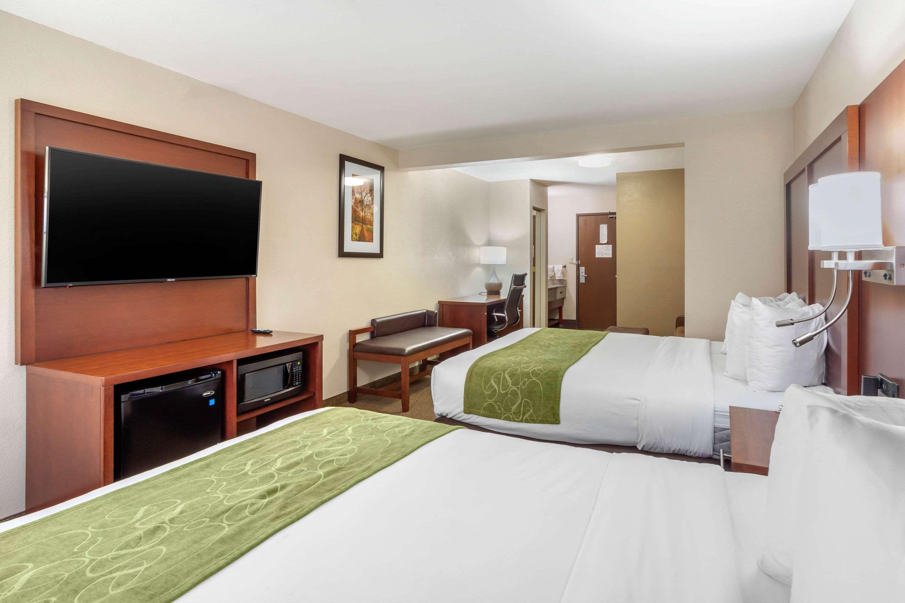 คอมฟอร์ท สวีทส์ Hotel เคาน์เซิลบลัฟส์ ภายนอก รูปภาพ