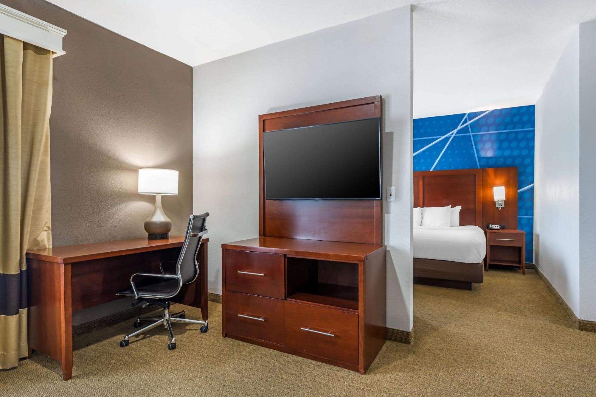 คอมฟอร์ท สวีทส์ Hotel เคาน์เซิลบลัฟส์ ภายนอก รูปภาพ